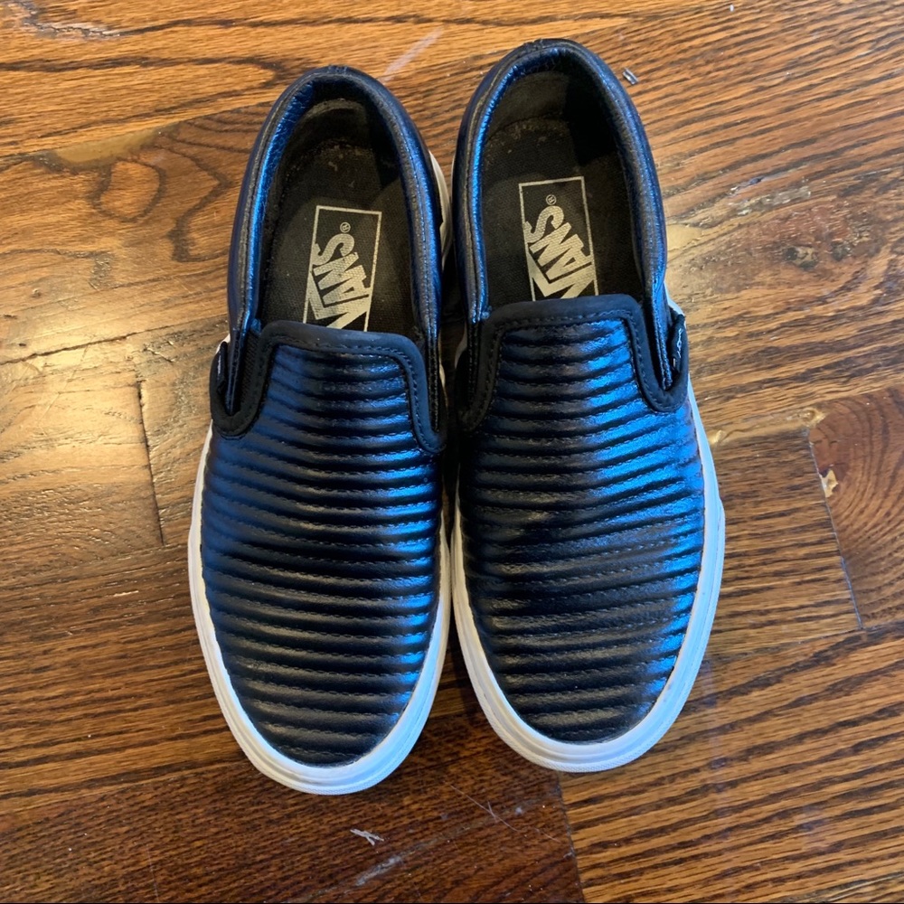 Vans slip-on black ribbed with white soles